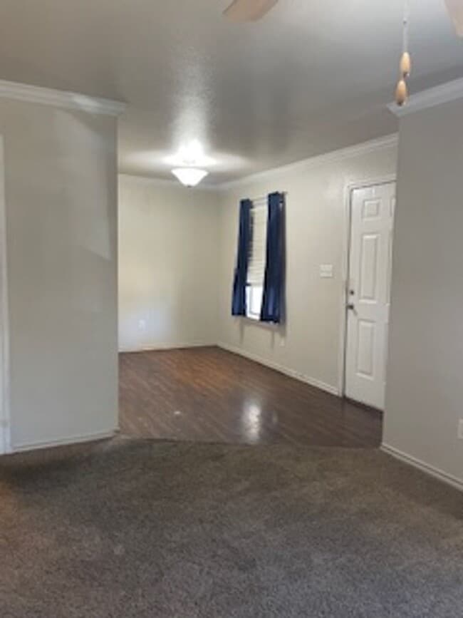 Building Photo - 1391 N Race