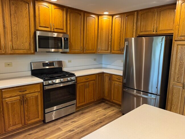 Foto del edificio - 881 Glenmore Ct