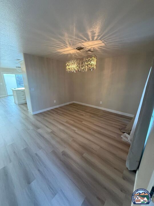 Foto del edificio - 701 E Rivera Ave