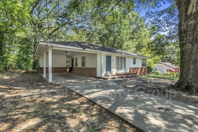 Photo - 800 Lydgate Rd House