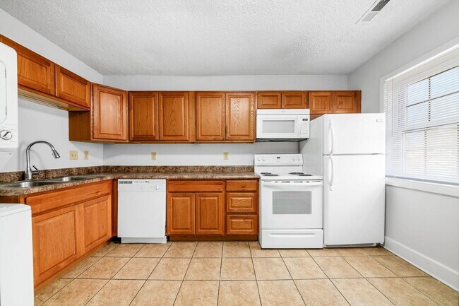 Foto del edificio - 1378 1/2 Indianola Ave