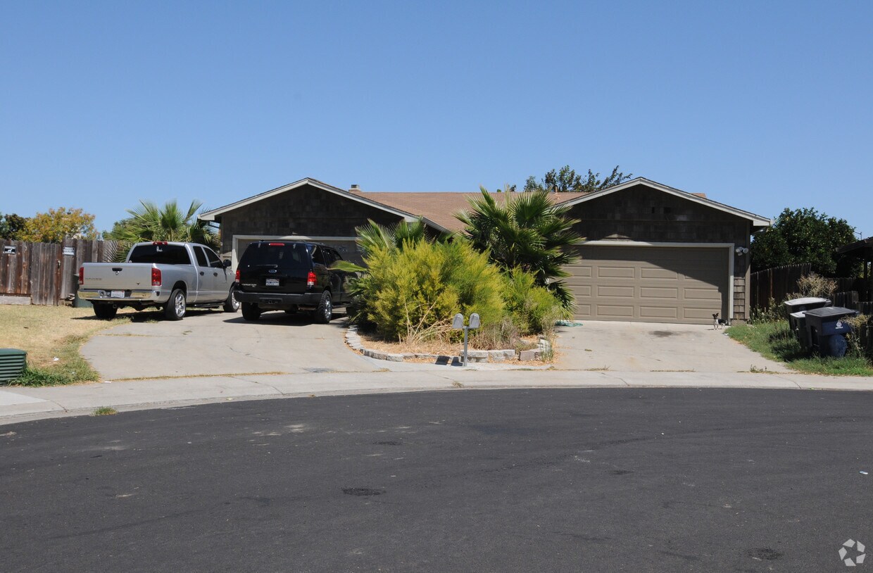 Primary Photo - 1121-1333 W Johnson Ct