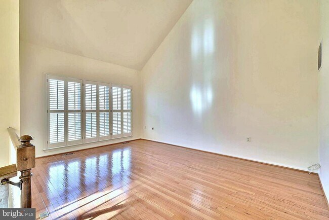 Foto del edificio - 3023 Oakton Meadows Ct