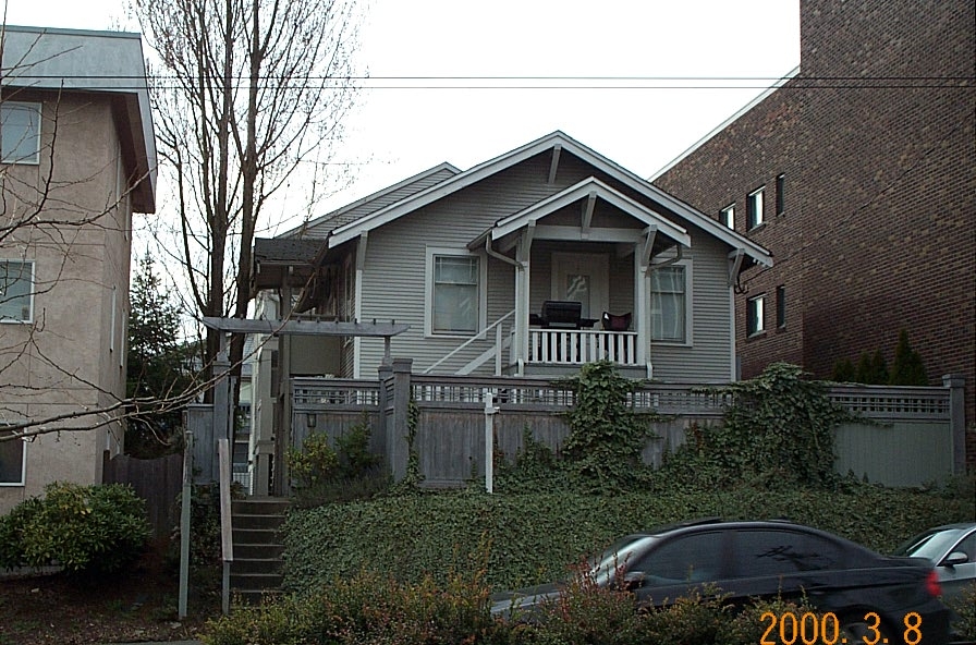 Primary Photo - 2023 Eastlake Ave E