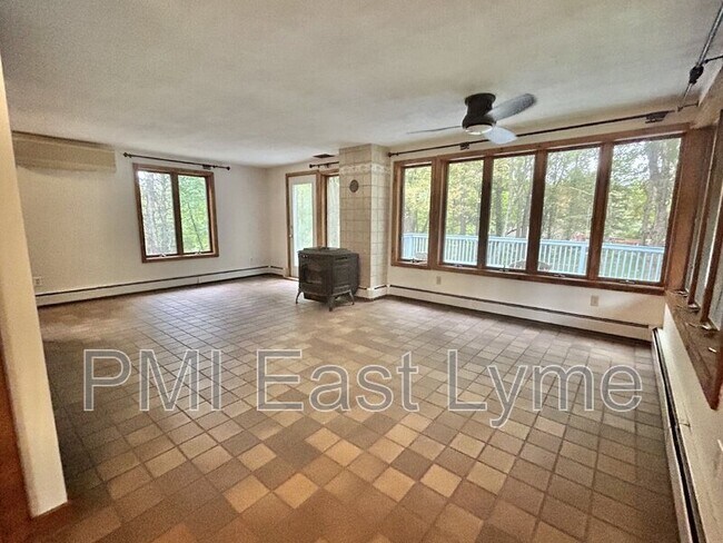 Foto del edificio - 104 Hartford Rd