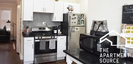 Building Photo - 3819 N Greenview Ave