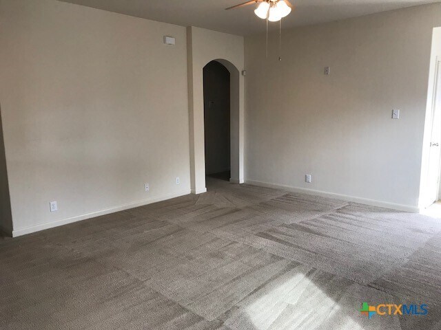Building Photo - 2017 Ridge View Dr