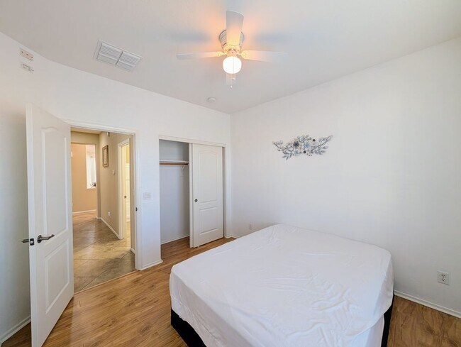 Foto del edificio - 14309 W Caribbean Ln