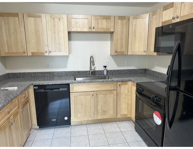Building Photo - 305 Lime Kiln Rd