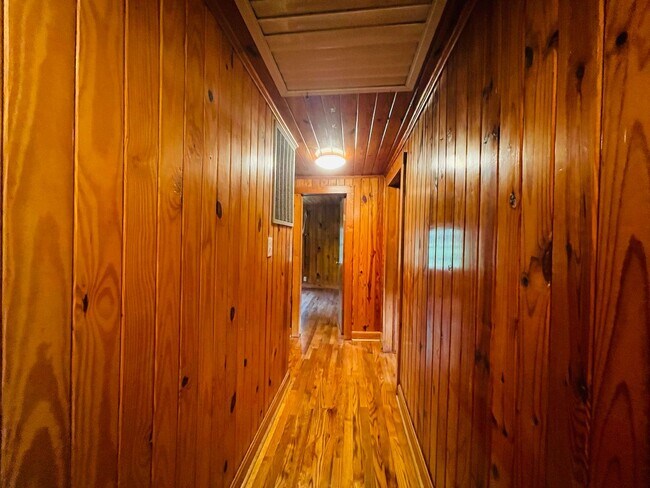 Foto del edificio - 3 BD/1/BA County Ranch Home