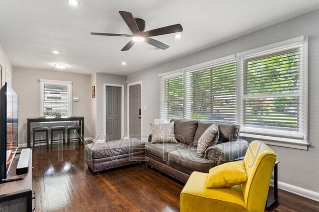 Foto del edificio - 476 Park Valley Dr NW
