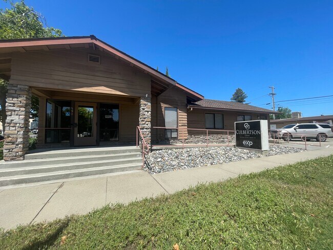 Foto del edificio - 590 McBean Park Dr