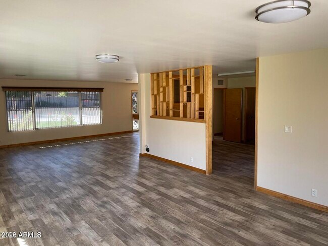 Building Photo - 375 S Buena Vista Ave