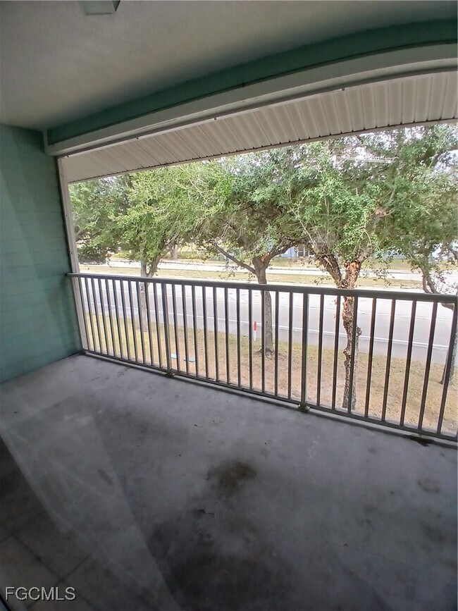 Foto del edificio - 1030 Hancock Creek S Blvd