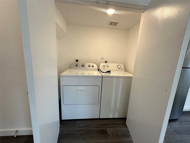 Foto del edificio - 9241 Seeker St
