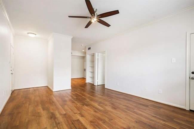Foto del edificio - 2255 Braeswood Park Dr