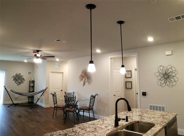 Foto del edificio - 1735 Wittington Pl