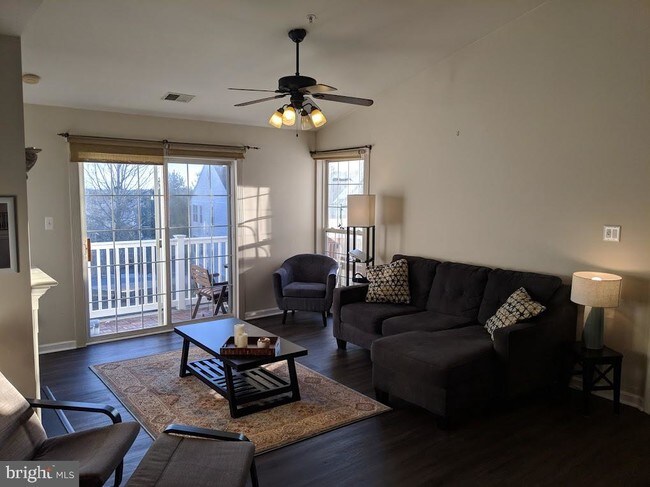 Foto del edificio - 2100 Wayside Dr