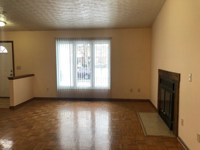 Foto del edificio - Large Home Great For Entertaining!