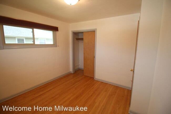 Building Photo - 3964-3966 S 52nd St