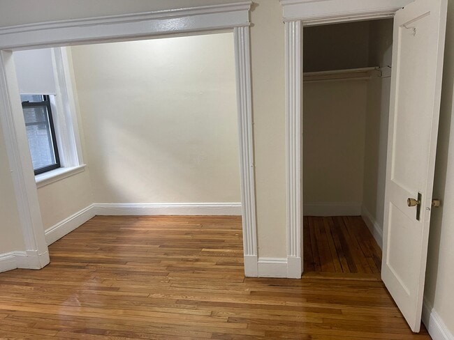 Building Photo - PACKARDS CORNER STUDIO WITH ALCOVE, Great `1 bed alternative Utilities Inc Now or 12.1 or 1.1.2026