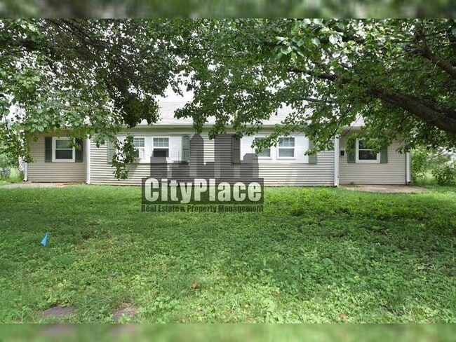Building Photo - 2121 N Catherwood Ave