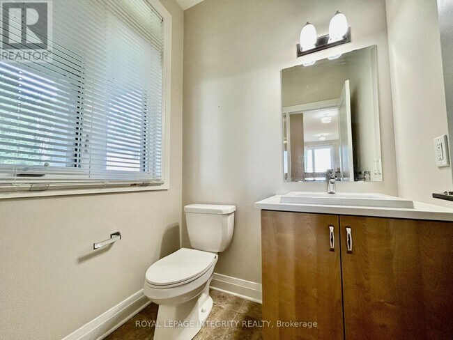 Photo du bâtiment - 798 Carnelian Cres