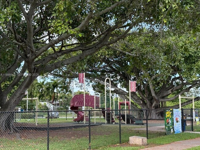 Foto del edificio - 610 NE 2nd St