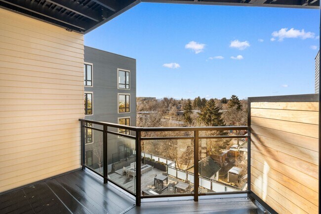 Interior Photo - The Ives