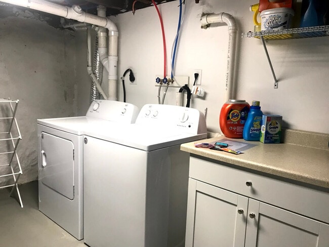 Building Photo - 7 Summit Ave