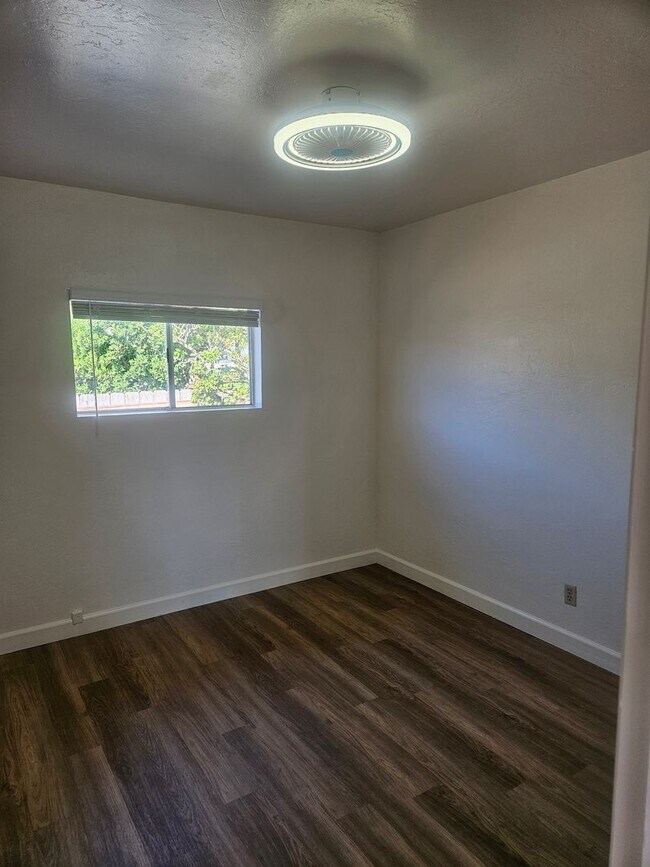 Foto del edificio - 612 Bernardo Ave