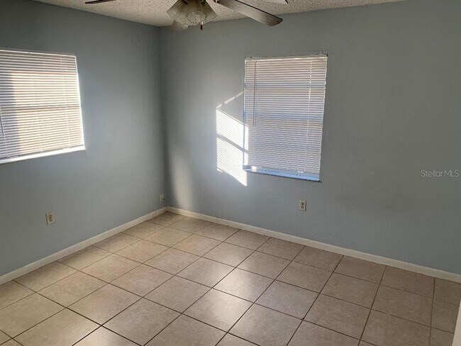 Foto del edificio - 6035 Crafton Dr