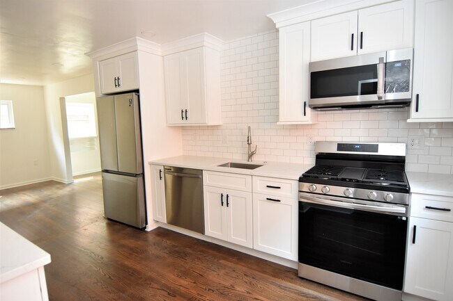 Kitchen - 4509 Main St