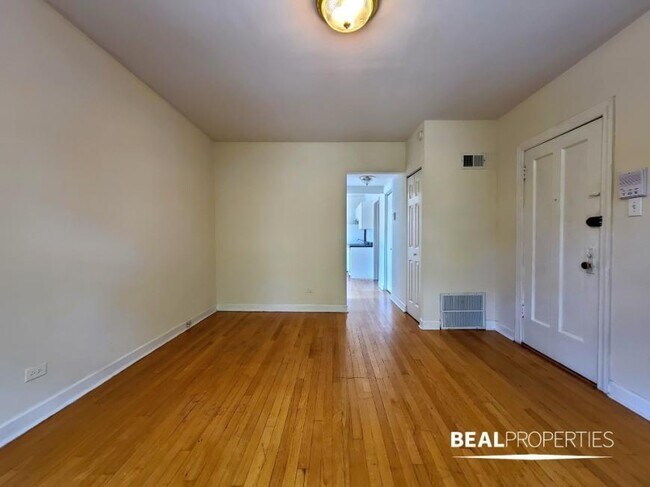 Foto del edificio - 1 bedroom in CHICAGO IL 60657