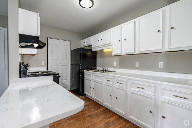 Interior Photo - The 215