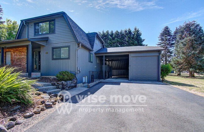 Building Photo - Felida Park- 4 Bedrooms on 1.5 Acres