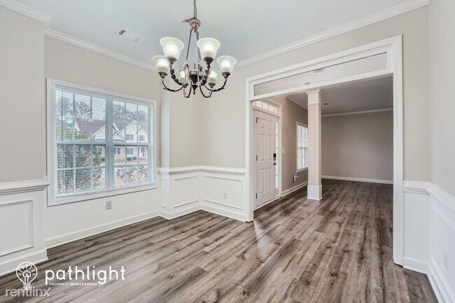 Building Photo - 5 br, 4.5 bath House - 530 Langley Creek D...