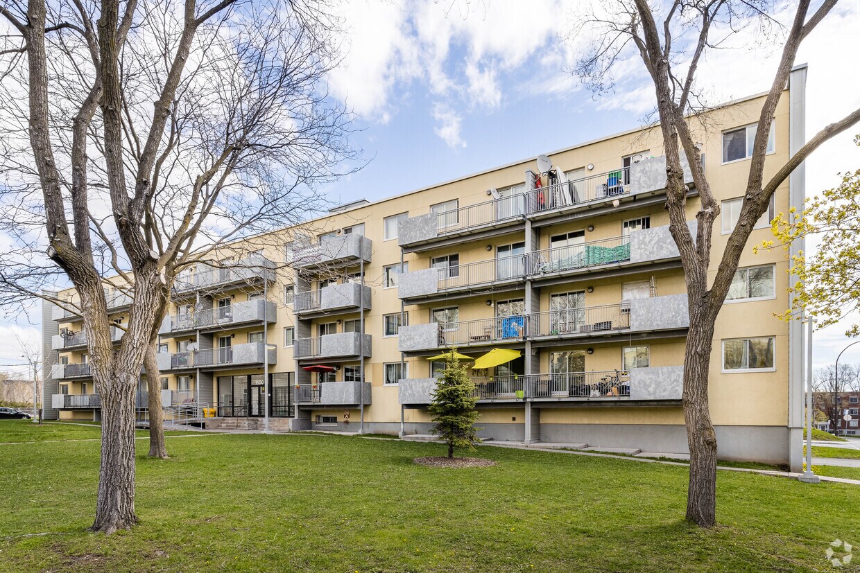 Building Photo - Habitations Place Lachine