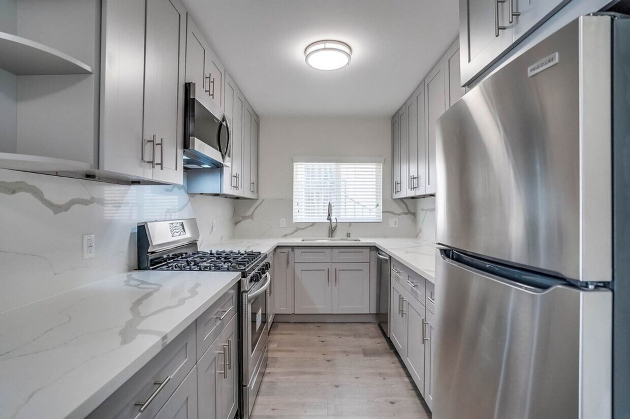 Photo - 4111 Somerset Dr-4111-B