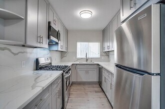 Building Photo - 4111 Somerset Dr