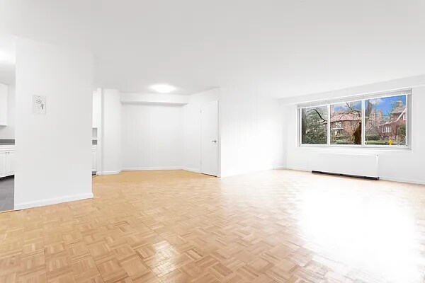 Building Photo - 2641 Netherland Ave