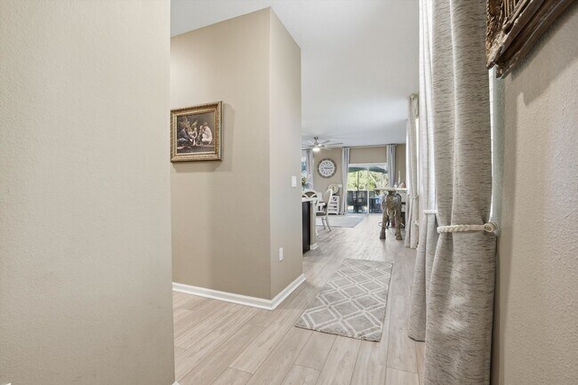 Foto del edificio - 124 Mustard Hl Ct