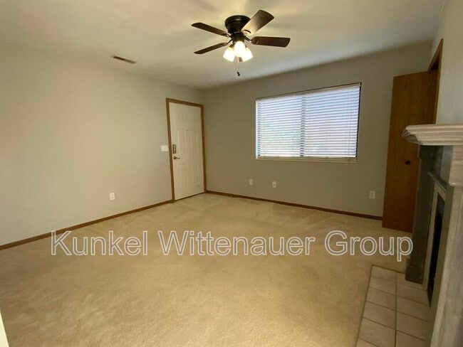 Foto del edificio - 285 Eagle Ridge