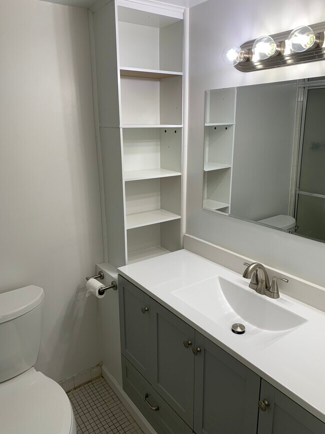 Foto del edificio - 4000 Gypsy Ln