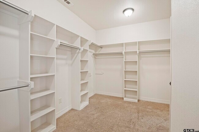 Foto del edificio - 7726 Cherryhill Drive