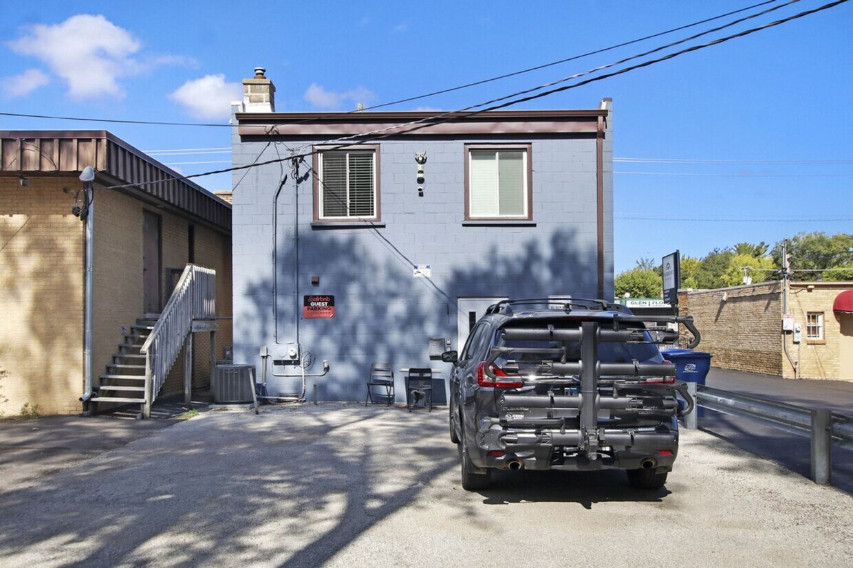 Building Photo - 931 W Glen Flora Ave