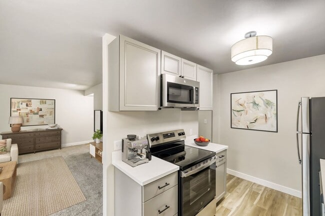Interior Photo - Lynnwood Country Club