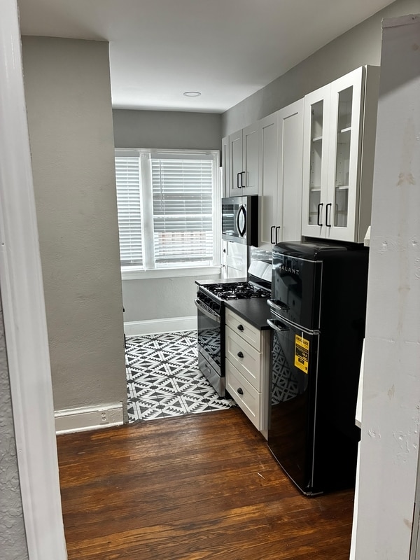 Building Photo - 2738 Riverside Ave