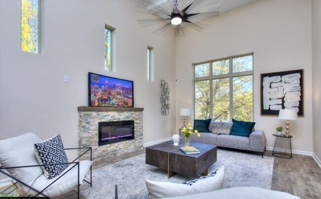 Building Photo - 1657 Richard Allen Dr