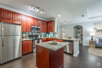 Building Photo - Oaks at Sugarloaf